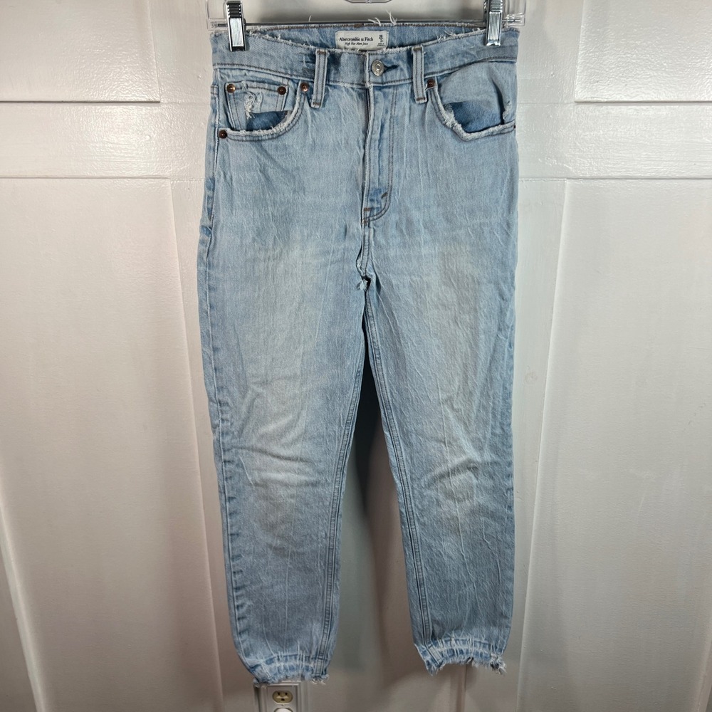 Abercrombie & Fitch High Rise Mom Jeans Light Wash Distressed Size 26 2R